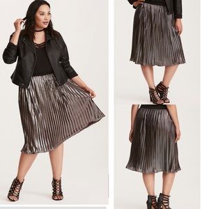 Metallic Pleated Midi Skirt